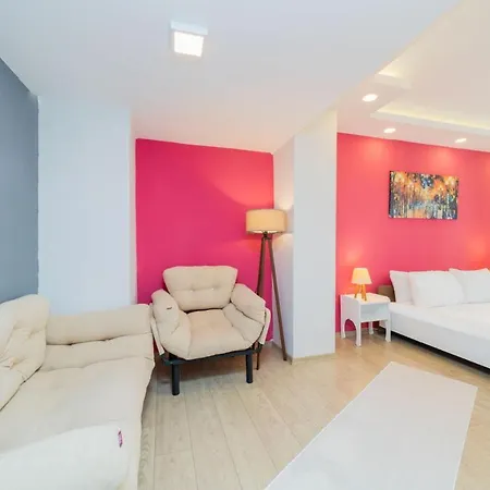 Lovely Near In Muratpasa, Apartament *